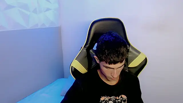 Snapshot of Akyra_latinn chatting on February 2026 02:13:02 PM Akyra latinn online show from February 2026 02:13:02 PM