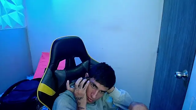 Snapshot of Akyra_latinn chatting on February 2026 12:26:01 PM Akyra latinn online show from February 2026 12:26:01 PM