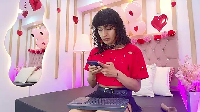 Snapshot of SaraDeLuca chatting on February 2026 12:34:01 PM SaraDeLuca online show from February 2026 12:34:01 PM