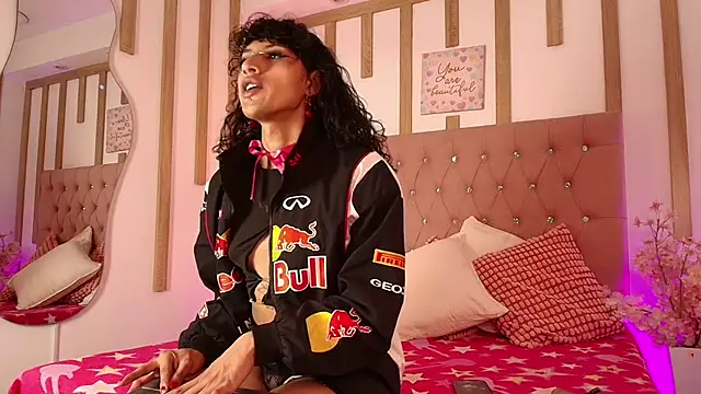 Snapshot of SaraDeLuca chatting on February 2026 12:49:01 PM SaraDeLuca online show from February 2026 12:49:01 PM