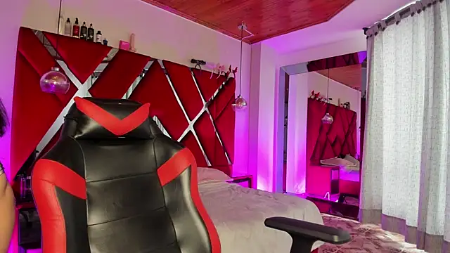 Lucia 24x online show from March 2026 01:16:02 PM