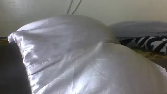 mbaliNzimande online show from April 2026 01:53:02 PM