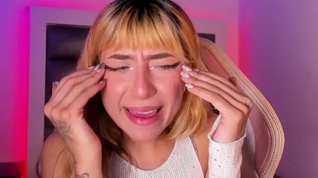 Snapshot of adhalee_js chatting on March 2026 08:43:01 PM adhalee js online show from March 2026 08:43:01 PM