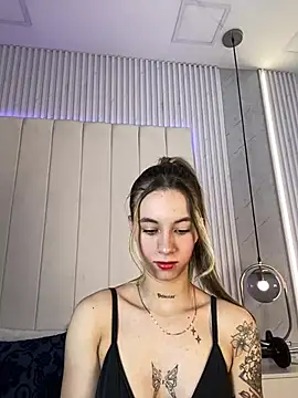 JuliaColemann online show from February 2026 12:21:01 PM