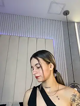 JuliaColemann online show from March 2026 12:11:01 PM