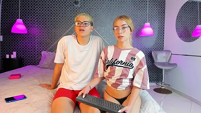 Evie demn online show from April 2026 09:45:02 PM