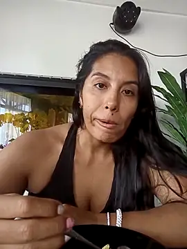 Snapshot of LizaLorini chatting on April 2026 04:59:02 PM LizaLorini online show from April 2026 04:59:02 PM