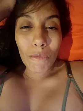 Snapshot of LizaLorini chatting on April 2026 04:56:01 AM LizaLorini online show from April 2026 04:56:01 AM