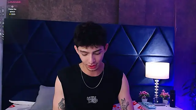 Logan Woods online show from February 2026 09:12:02 PM