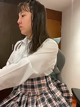 Snapshot of Sweet_t3Em chatting on May 2026 09:06:01 AM Sweet t3Em online show from May 2026 09:06:01 AM