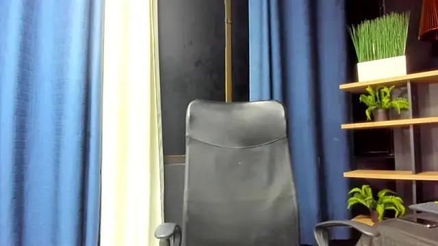 Tobias Vega online show from April 2026 07:01:01 AM