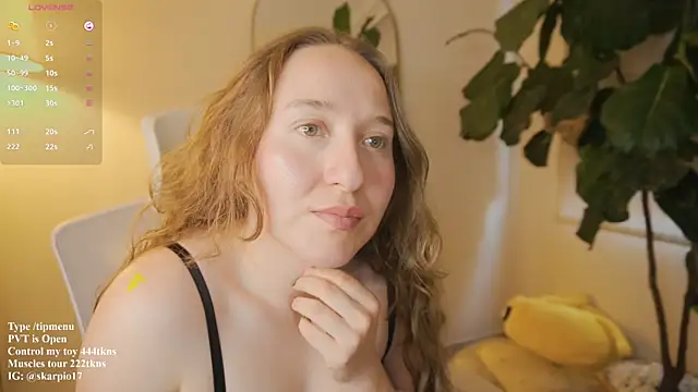Snapshot of Scarlett_NoirMuse chatting on May 2026 08:58:01 PM Scarlett NoirMuse online show from May 2026 08:58:01 PM