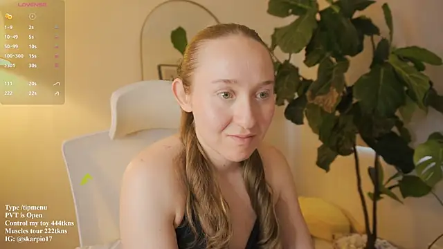 Snapshot of Scarlett_NoirMuse chatting on May 2026 10:27:02 PM Scarlett NoirMuse online show from May 2026 10:27:02 PM