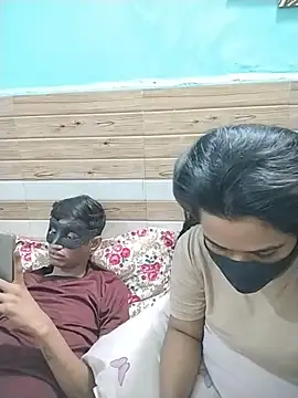 Snapshot of ZyphiaLive chatting on June 2026 05:52:02 AM ZyphiaLive online show from June 2026 05:52:02 AM