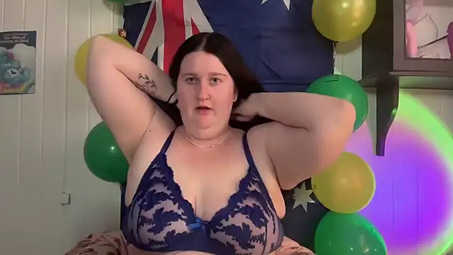 xopeachybaby online show from July 2026 12:39:01 AM