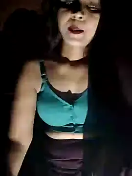 Snapshot of Ayesha_Khan1 chatting on April 2026 07:39:01 AM Ayesha Khan1 online show from April 2026 07:39:01 AM