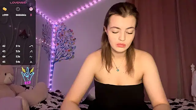 Snapshot of MistressBabe chatting on April 2026 05:58:01 PM MistressBabe online show from April 2026 05:58:01 PM
