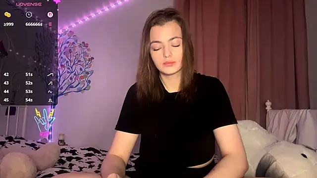 Snapshot of MistressBabe chatting on April 2026 05:51:01 PM MistressBabe online show from April 2026 05:51:01 PM