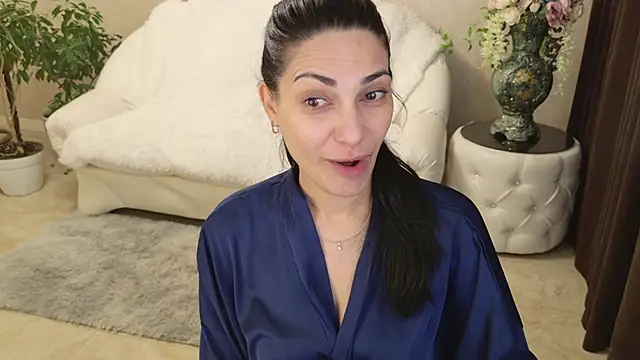LovelyBeatrice online show from April 2026 12:19:02 PM