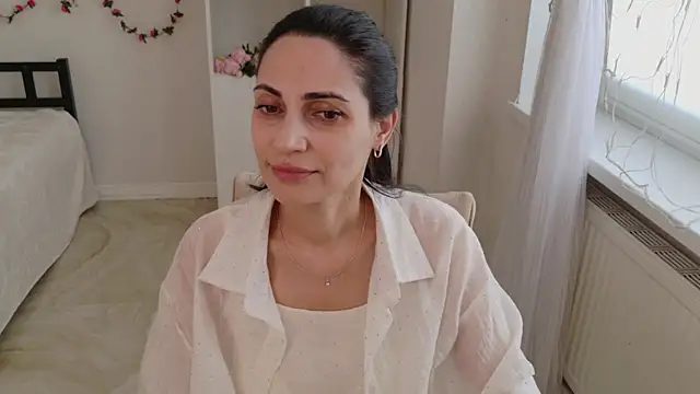 LovelyBeatrice online show from May 2026 10:21:01 AM