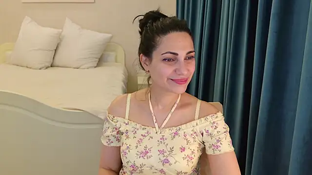 LovelyBeatrice online show from July 2026 07:04:01 PM