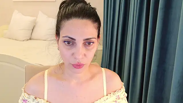 LovelyBeatrice online show from July 2026 07:39:01 PM