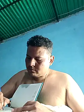 Snapshot of THONETE chatting on February 2026 10:52:02 PM THONETE online show from February 2026 10:52:02 PM