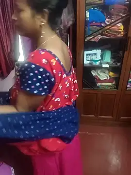 Snapshot of Little-Roshni chatting on April 2026 01:16:01 AM Little-Roshni online show from April 2026 01:16:01 AM