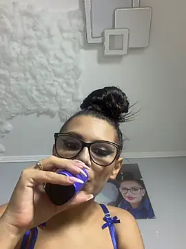 HiddendesireXO01 online show from July 2026 07:23:02 PM