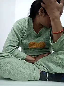 Snapshot of Cute-karisma1234 chatting on February 2026 05:28:01 PM Cute-karisma1234 online show from February 2026 05:28:01 PM