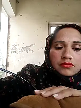 Snapshot of Cute-karisma1234 chatting on February 2026 01:53:02 AM Cute-karisma1234 online show from February 2026 01:53:02 AM