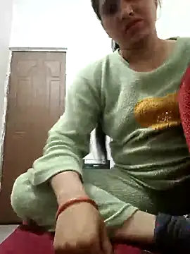 Snapshot of Cute-karisma1234 chatting on February 2026 05:05:02 PM Cute-karisma1234 online show from February 2026 05:05:02 PM