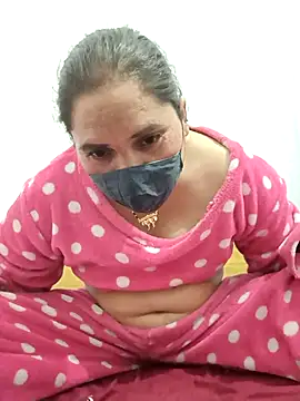 Snapshot of Cute-karisma1234 chatting on February 2026 02:46:02 PM Cute-karisma1234 online show from February 2026 02:46:02 PM