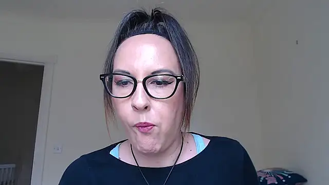 PsychicDominatrix online show from May 2026 01:31:01 PM