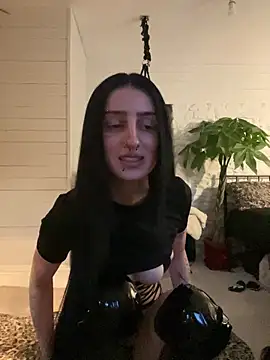 bellaxlauren online show from April 2026 07:42:02 PM