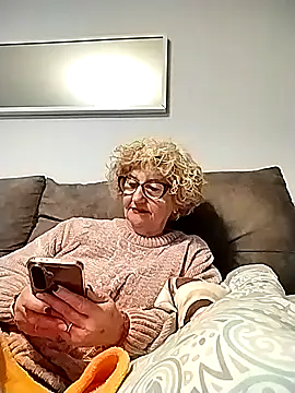 Snapshot of rosasuso chatting on April 2026 07:15:01 PM rosasuso online show from April 2026 07:15:01 PM