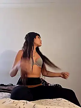 Beebeeyyy online show from February 2026 03:45:02 PM