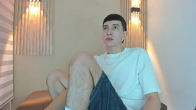 Snapshot of lian_cameron chatting on February 2026 03:46:01 AM lian cameron online show from February 2026 03:46:01 AM