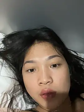 Snapshot of Lyn-be99 chatting on April 2026 01:39:01 AM Lyn-be99 online show from April 2026 01:39:01 AM
