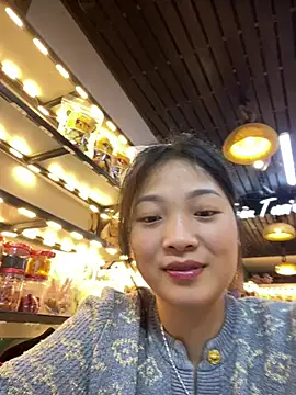 Snapshot of Lyn-be99 chatting on May 2026 01:30:02 PM Lyn-be99 online show from May 2026 01:30:02 PM