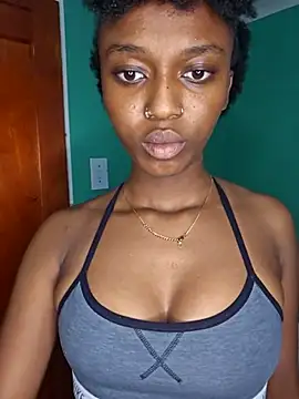 Snapshot of CashmerQueen chatting on April 2026 06:25:02 PM CashmerQueen online show from April 2026 06:25:02 PM