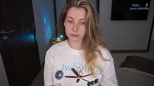 ItsEzheVika online show from April 2026 04:27:01 AM