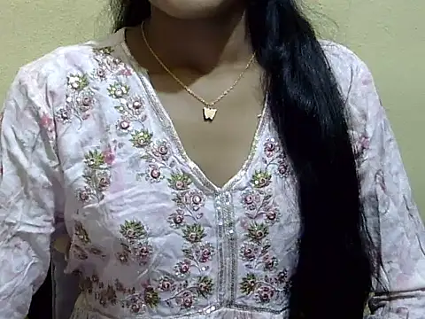 Snapshot of Khushi_v chatting on February 2026 02:25:01 PM Khushi v online show from February 2026 02:25:01 PM