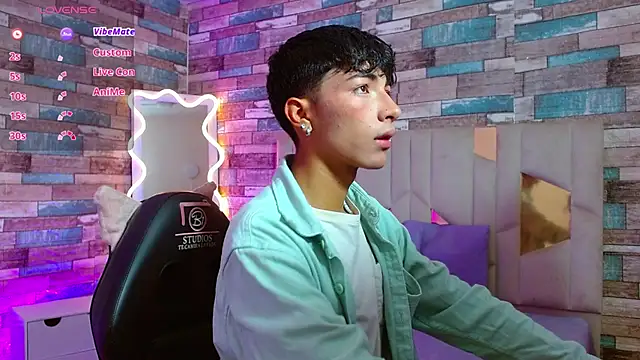 Snapshot of osamu_tay chatting on March 2026 11:50:01 AM osamu tay online show from March 2026 11:50:01 AM