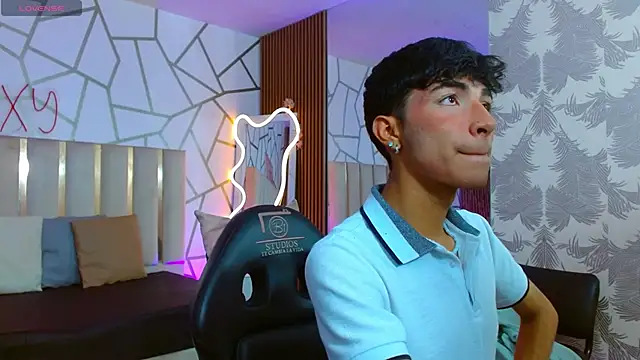 Snapshot of osamu_tay chatting on March 2026 03:23:01 AM osamu tay online show from March 2026 03:23:01 AM