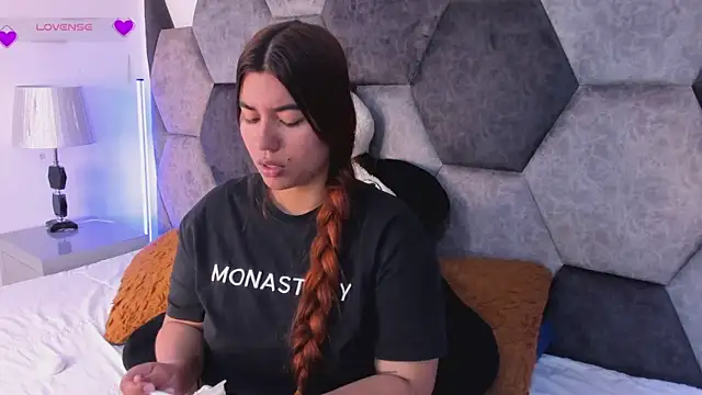 Snapshot of DulceJones chatting on February 2026 08:41:02 PM DulceJones online show from February 2026 08:41:02 PM