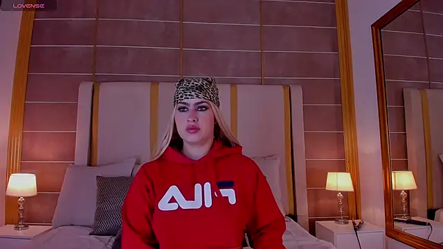 Snapshot of WenFox chatting on March 2026 11:39:02 AM WenFox online show from March 2026 11:39:02 AM