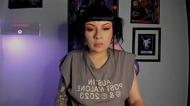 Snapshot of luckylaura chatting on February 2026 11:20:01 PM luckylaura online show from February 2026 11:20:01 PM