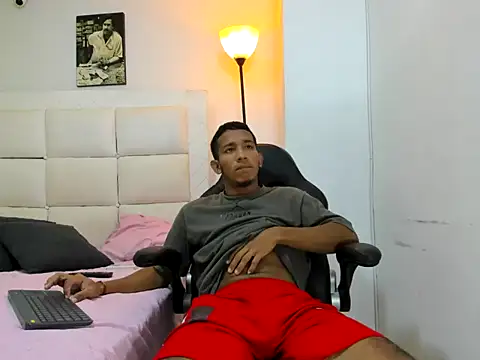 Snapshot of ricky_spensar23cm_ chatting on February 2026 02:08:02 AM ricky spensar23cm online show from February 2026 02:08:02 AM