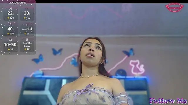 Snapshot of Roxan-Fox- chatting on February 2026 03:54:01 AM Roxan-Fox- online show from February 2026 03:54:01 AM